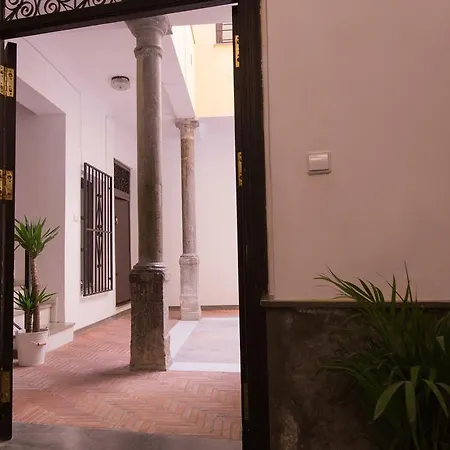 Zahira Apartment *